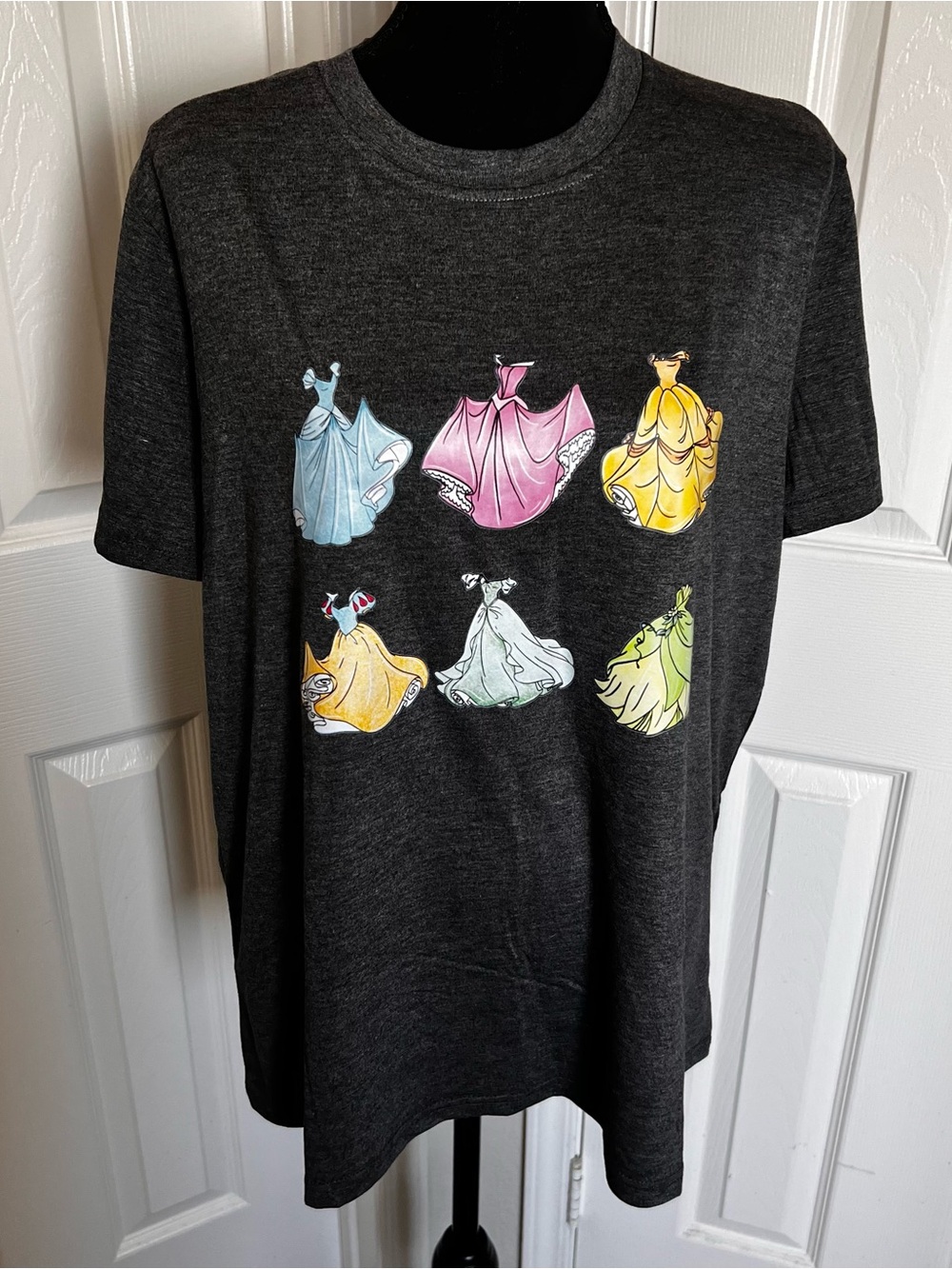 👸🏼 New! Heather Grey Disney Princess Shirt Size 1XL